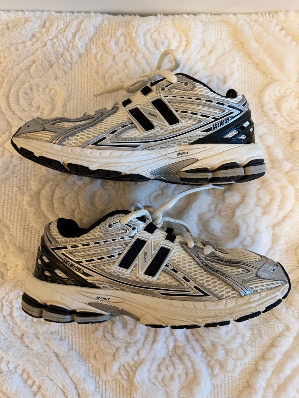 New Balance 1960R Silver, White & Black Men's Running Sneakers